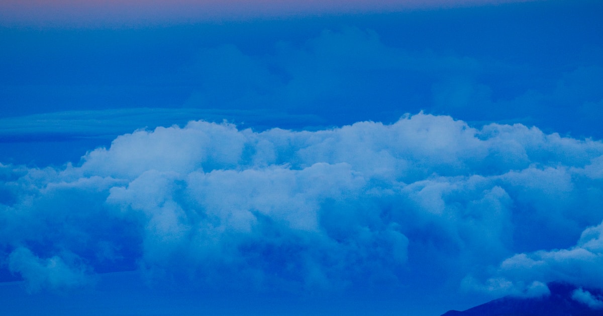青空と雲の風景